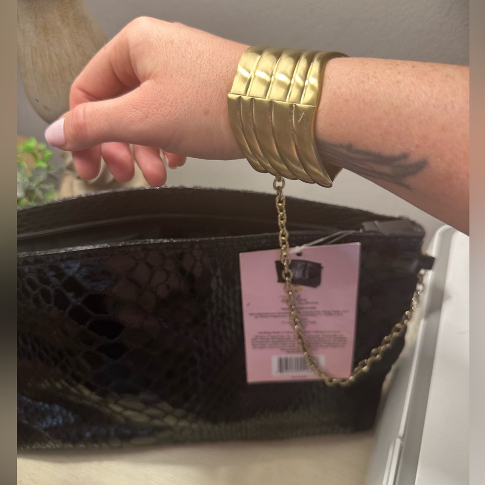 Rihanna Clutch with Gold Wristlet New with tags. - Picture 6 of 6